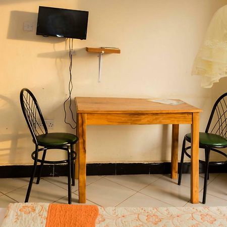 Relief Motel Fort Portal Extérieur photo