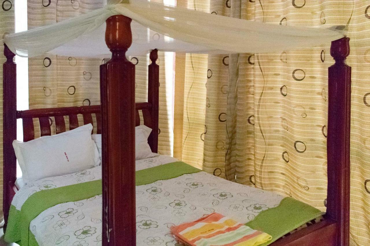Relief Motel Fort Portal Extérieur photo