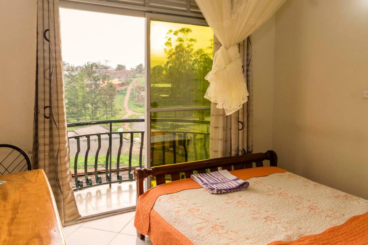 Relief Motel Fort Portal Extérieur photo