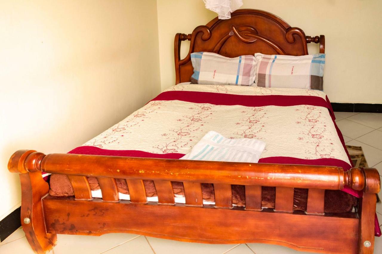 Relief Motel Fort Portal Extérieur photo