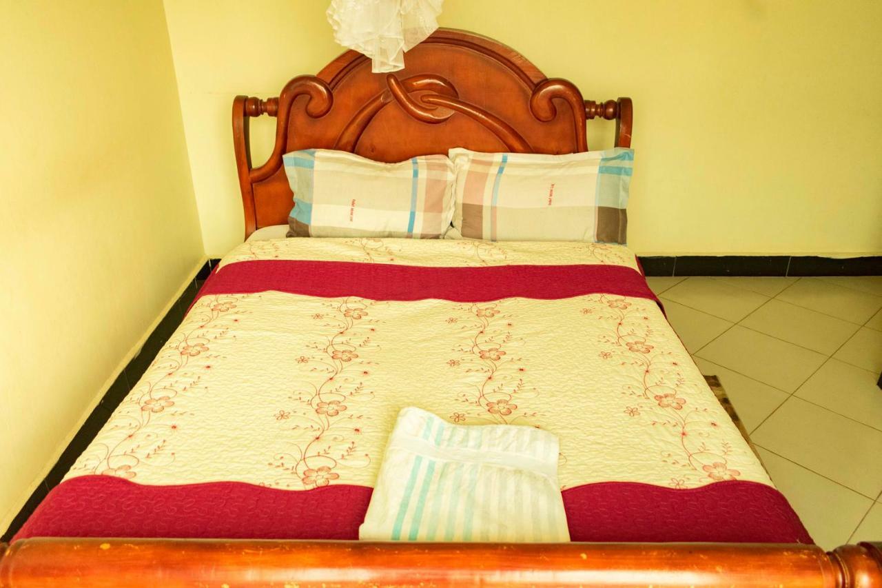 Relief Motel Fort Portal Extérieur photo