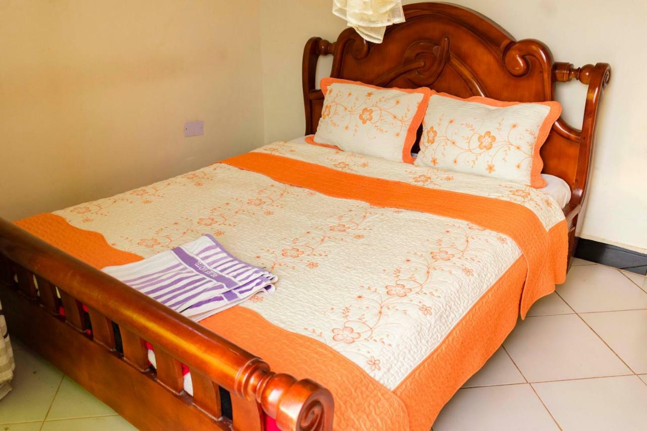 Relief Motel Fort Portal Extérieur photo