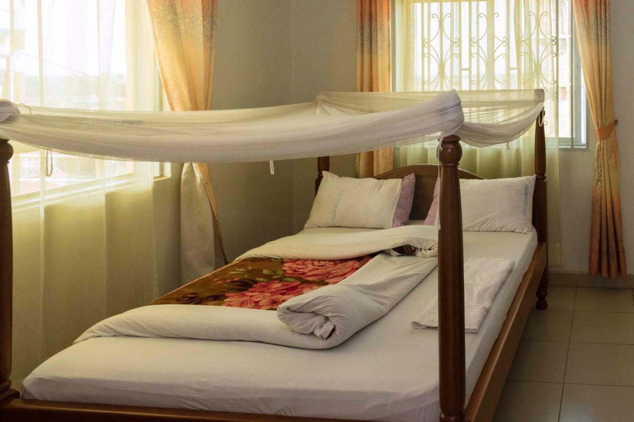 Relief Motel Fort Portal Extérieur photo